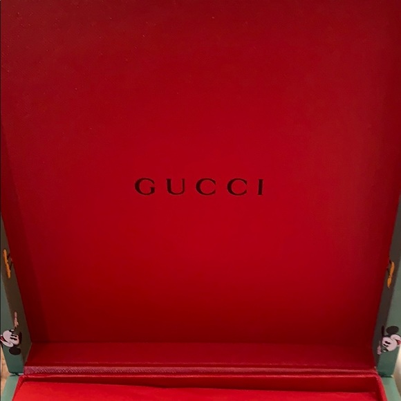 Gucci Mickey rare envelope case NWOT! - Picture 3 of 9